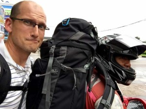 Spannende Fahrt - voll beladen auf dem Moped